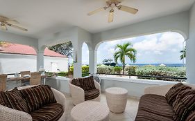 Luxury Seafront 4P Large Ground Floor Apartment